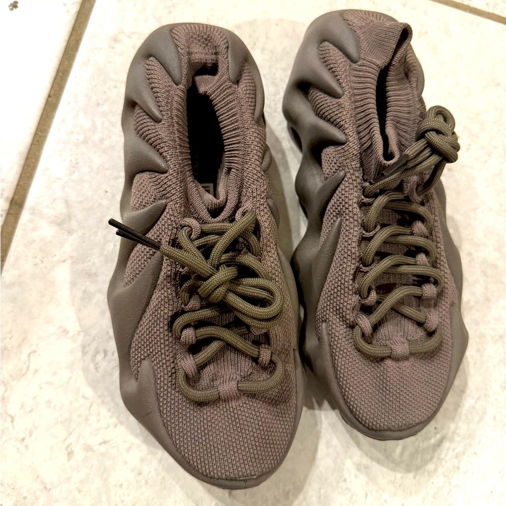 Women’s Yeezy Sneakers